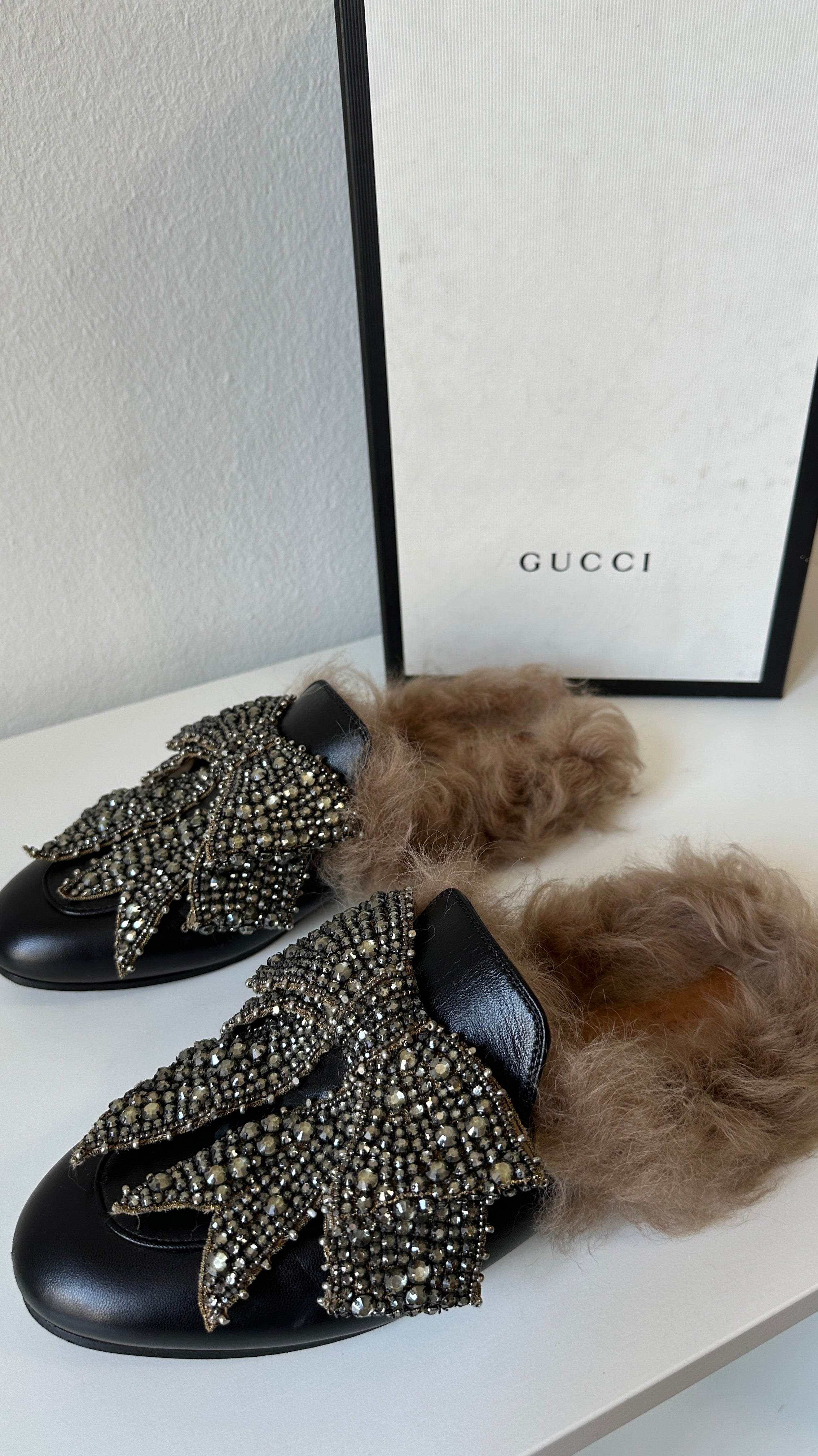Gucci princetown Fur Mule con fiocco gioiello