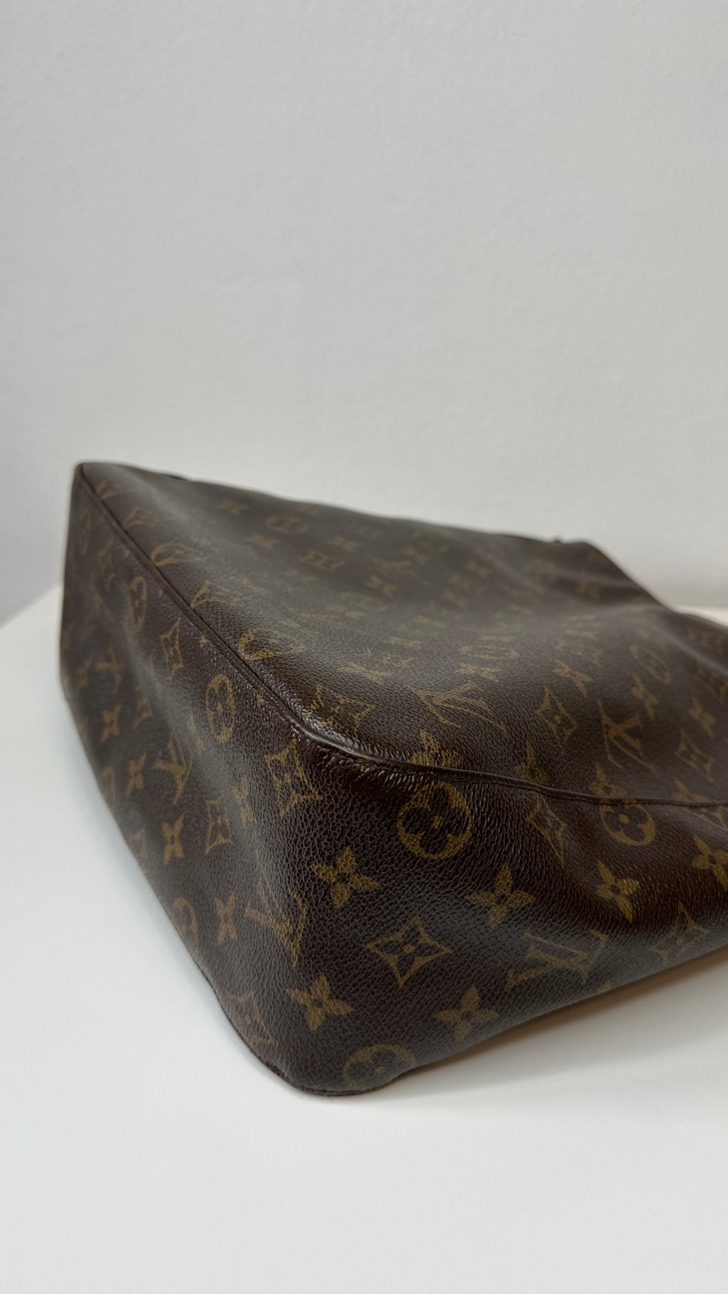 Louis Vuitton - Looping