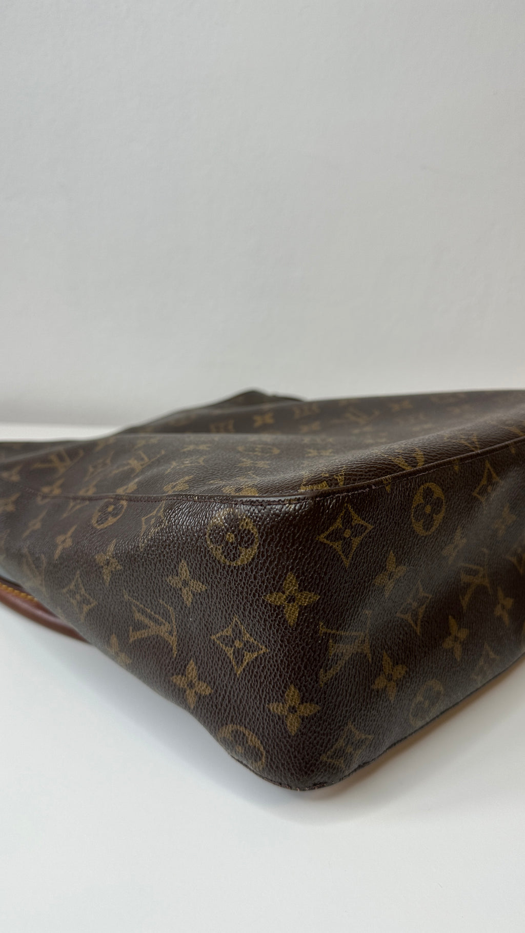 Louis Vuitton - Looping