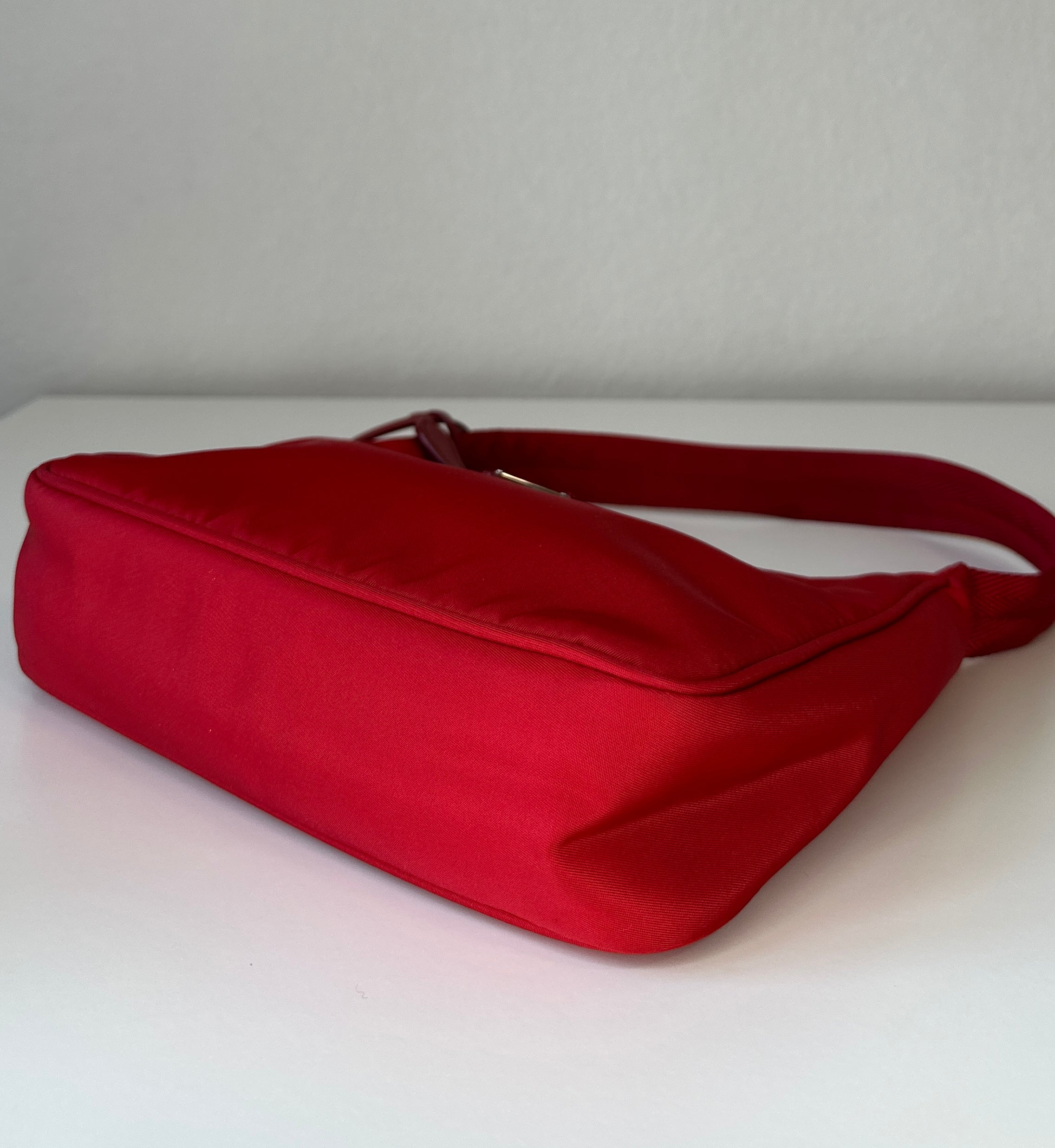 Prada – Re-edition nylon