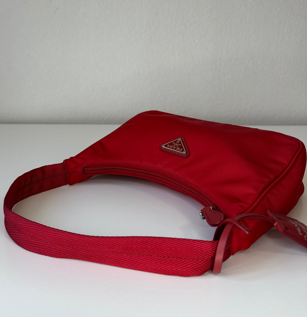 Prada – Re-edition nylon