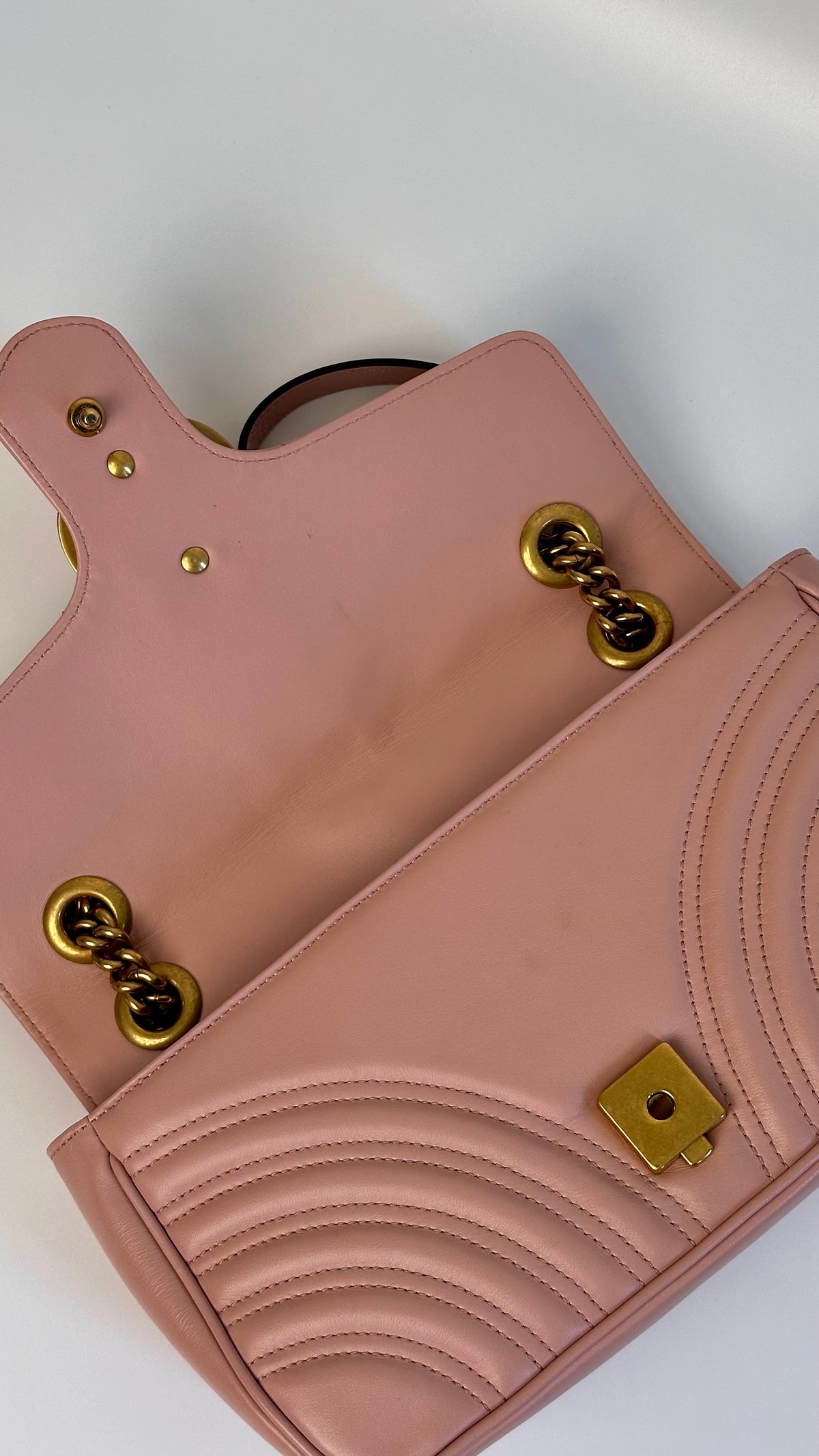 Gucci GG Marmont Media