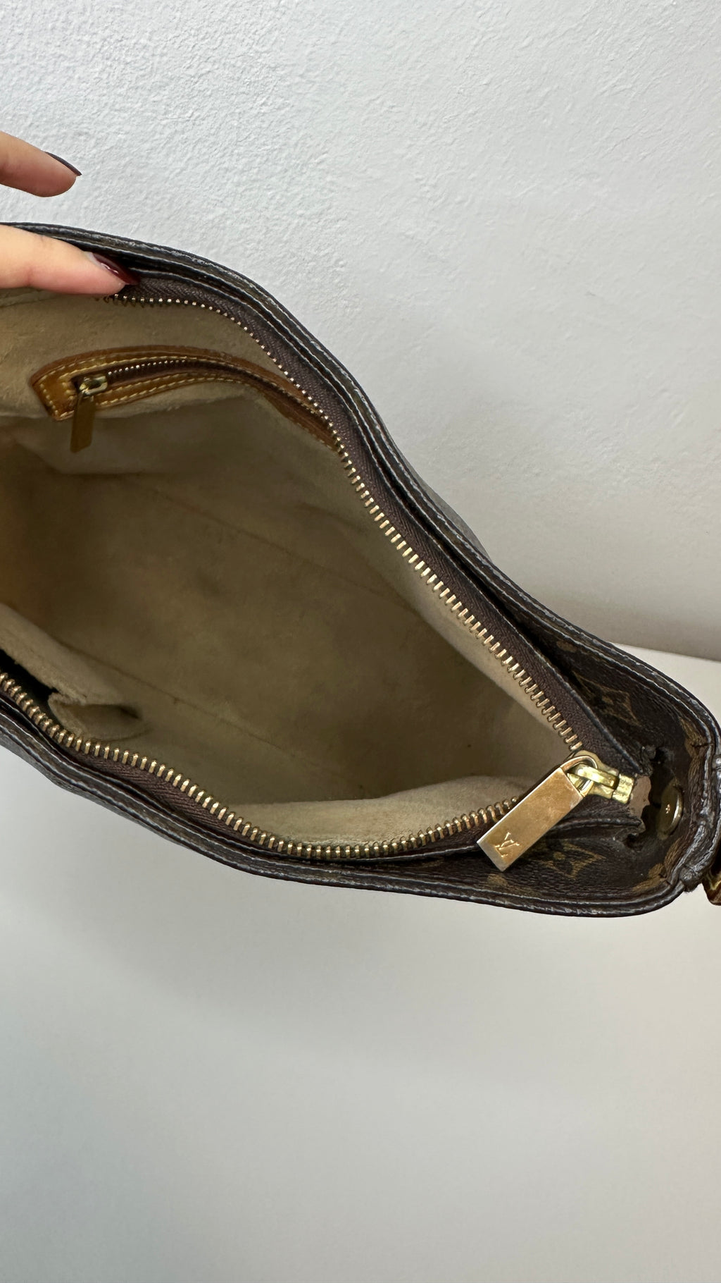 Louis Vuitton - Looping