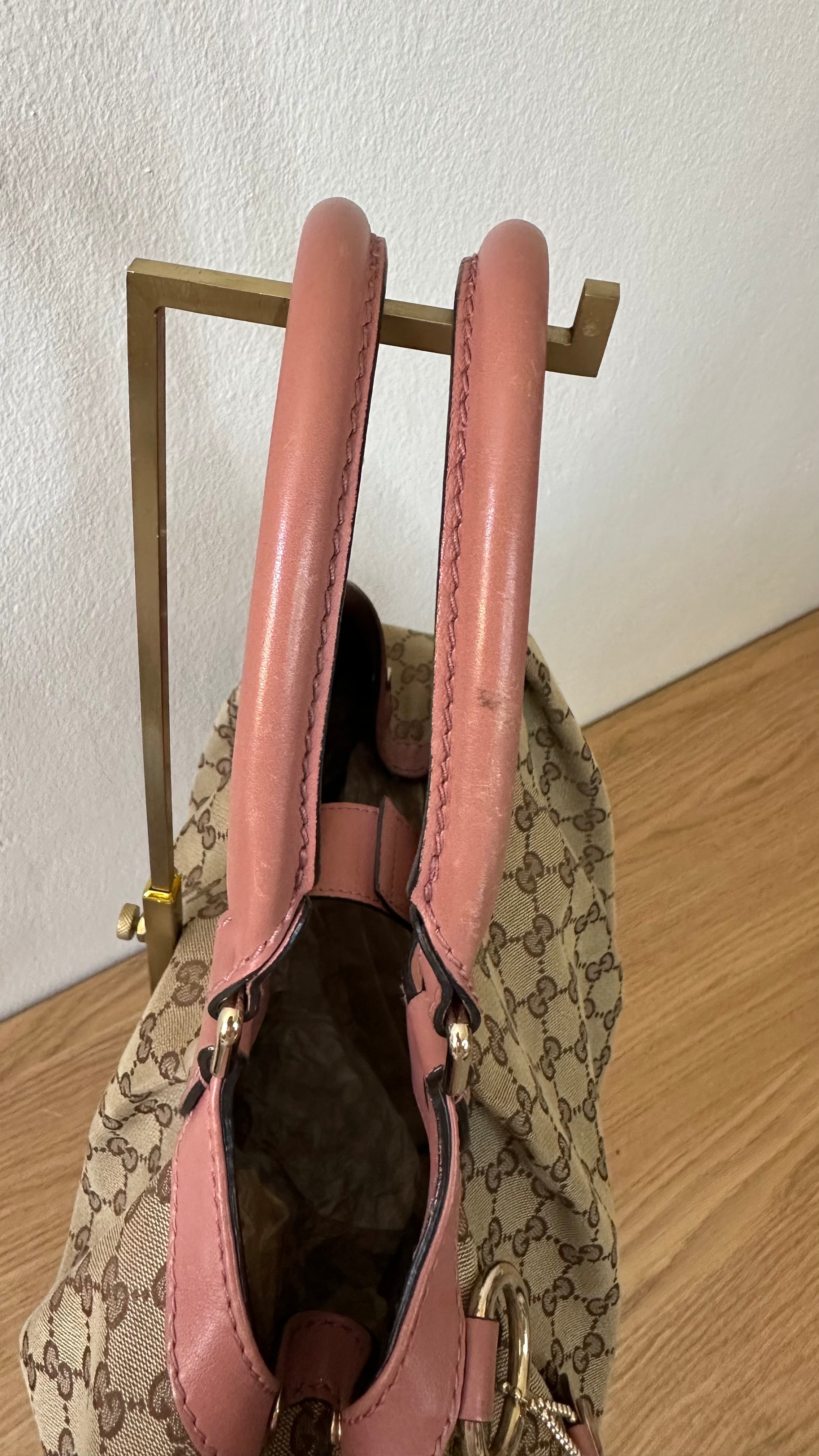 Gucci Sukey Medium Tote