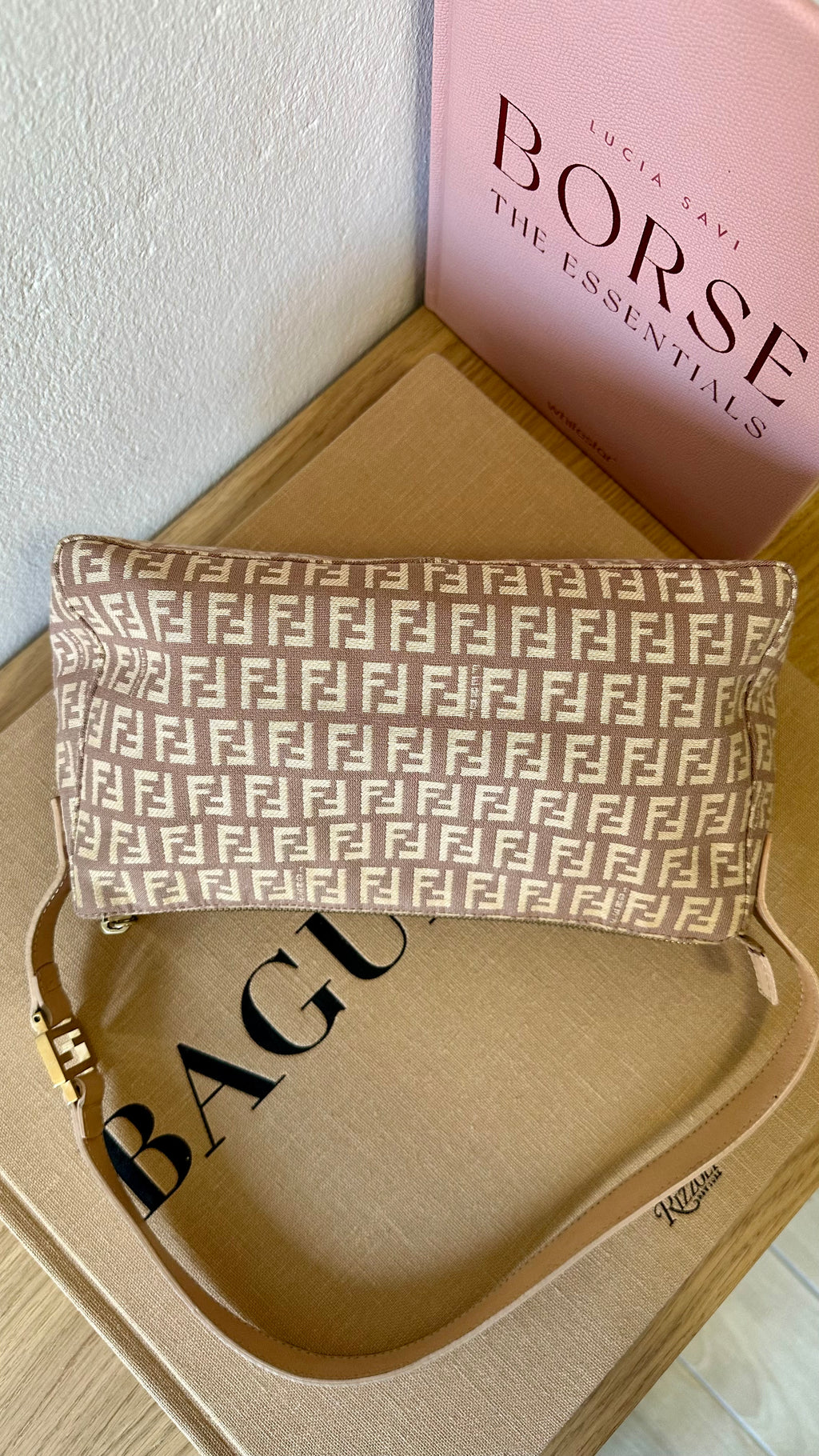Fendi zucchino pochette