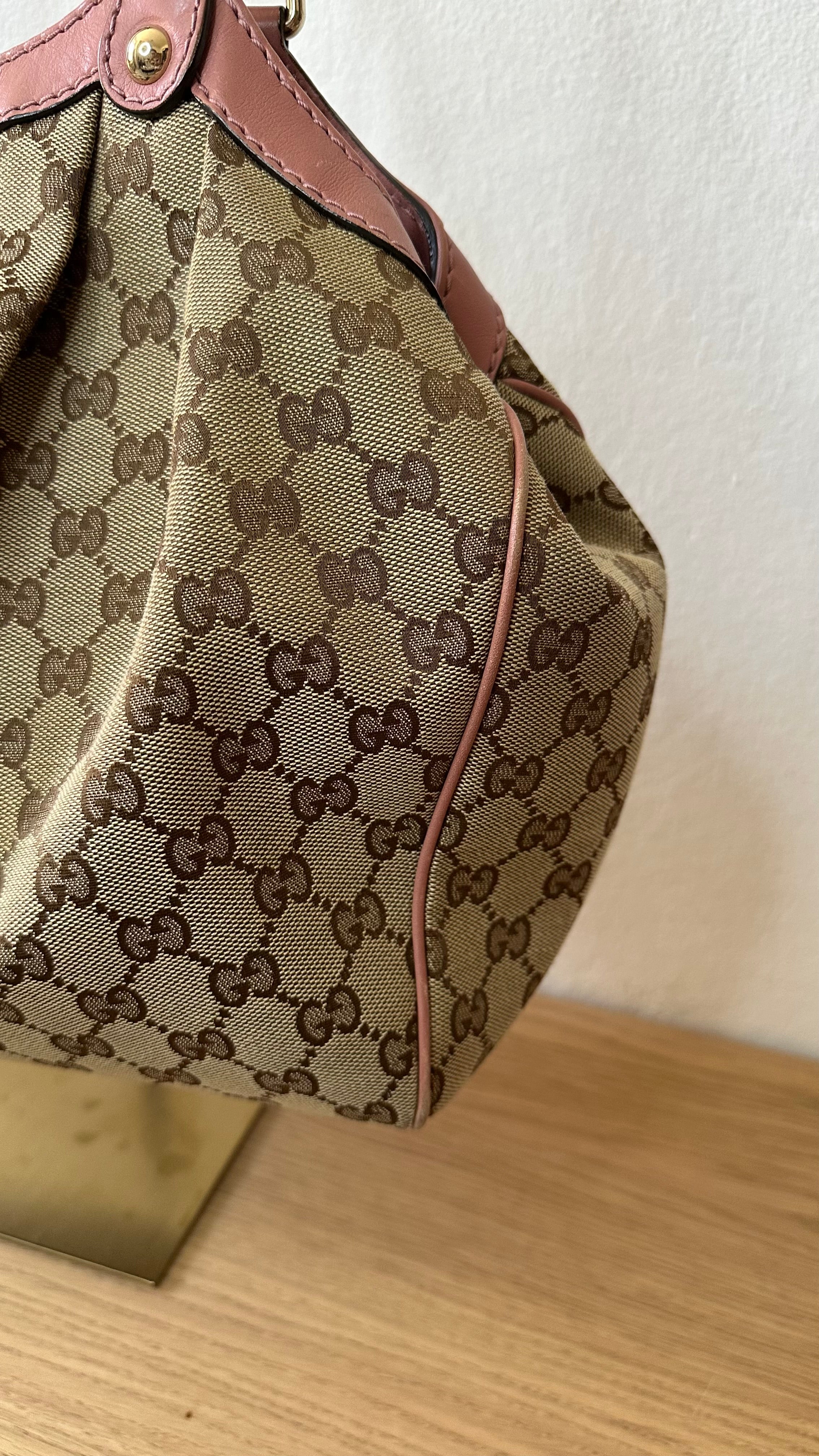Gucci Sukey Medium Tote