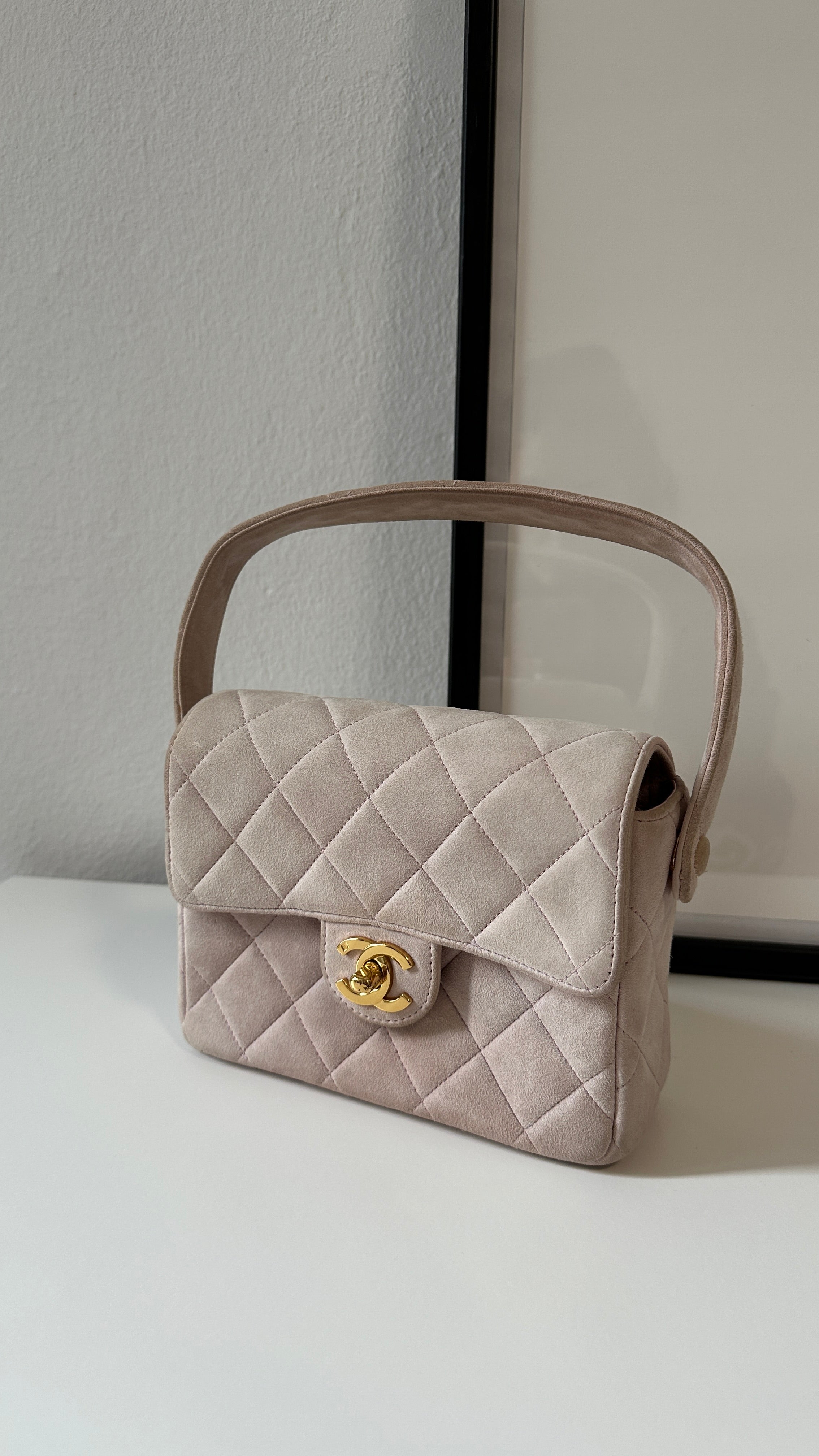 Chanel – Mini Flap Bag in Suede Rosa Cipria, ca. 1996–1997