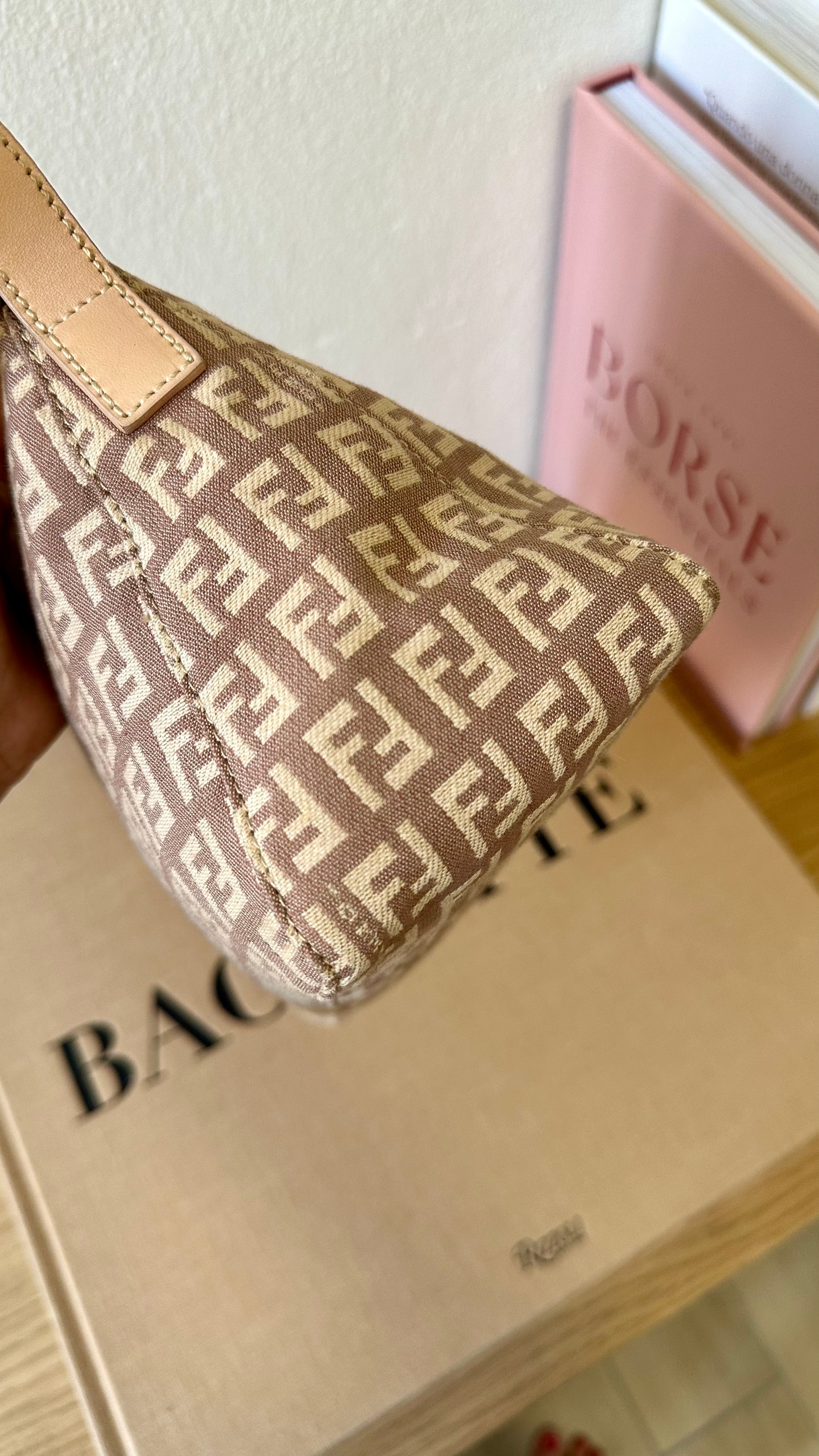 Fendi zucchino pochette