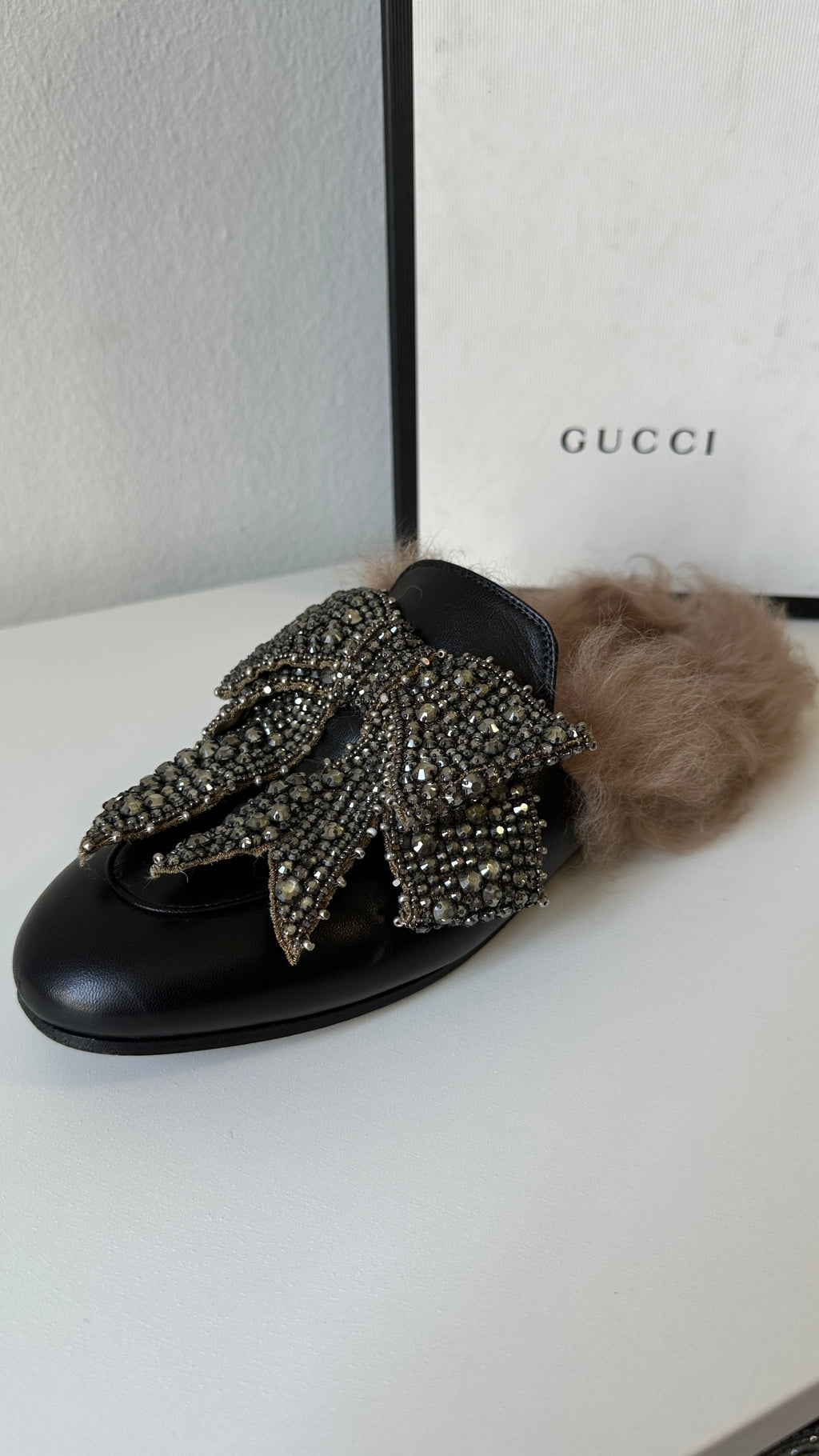 Gucci princetown Fur Mule con fiocco gioiello