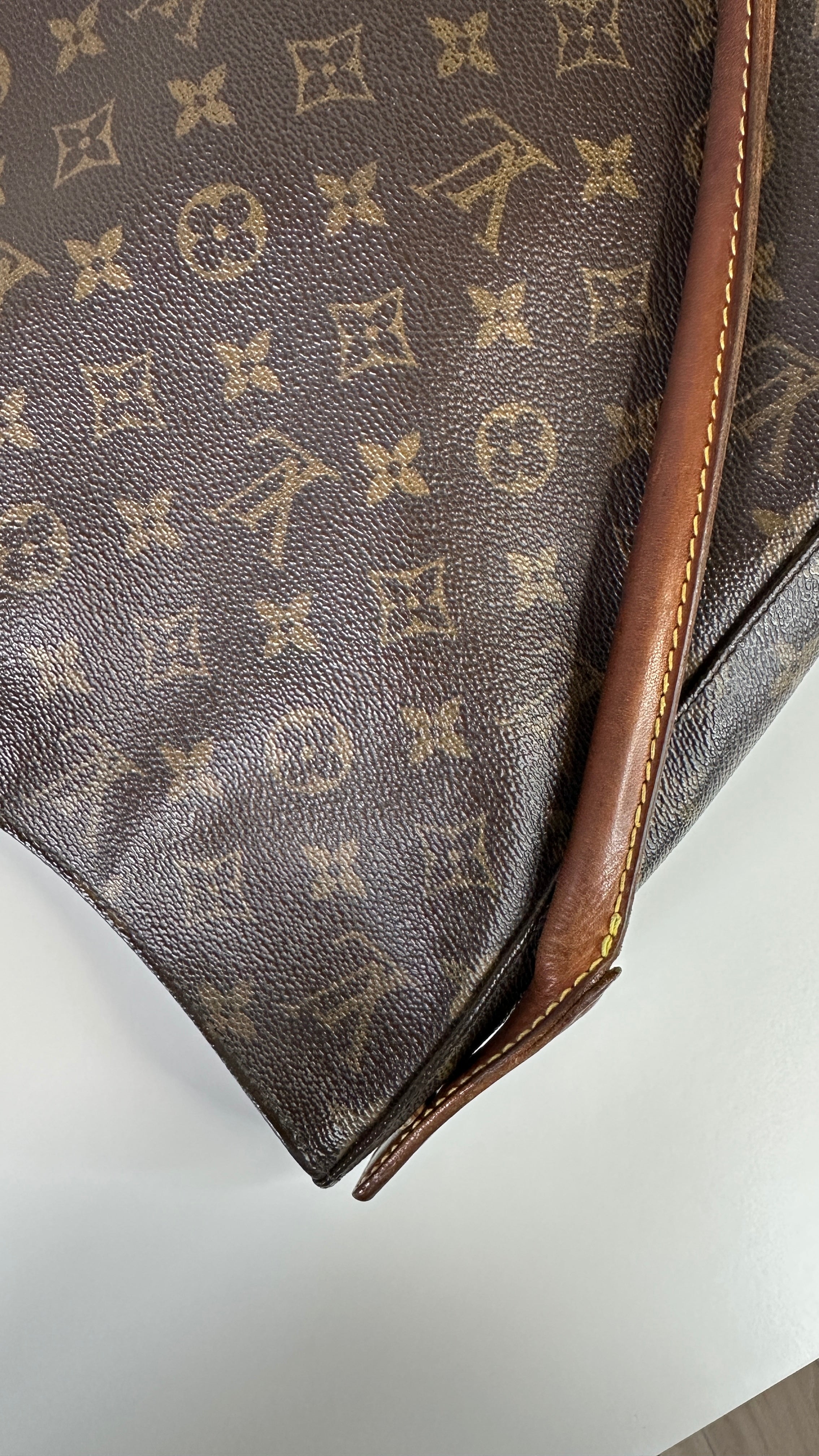 Louis Vuitton - Looping