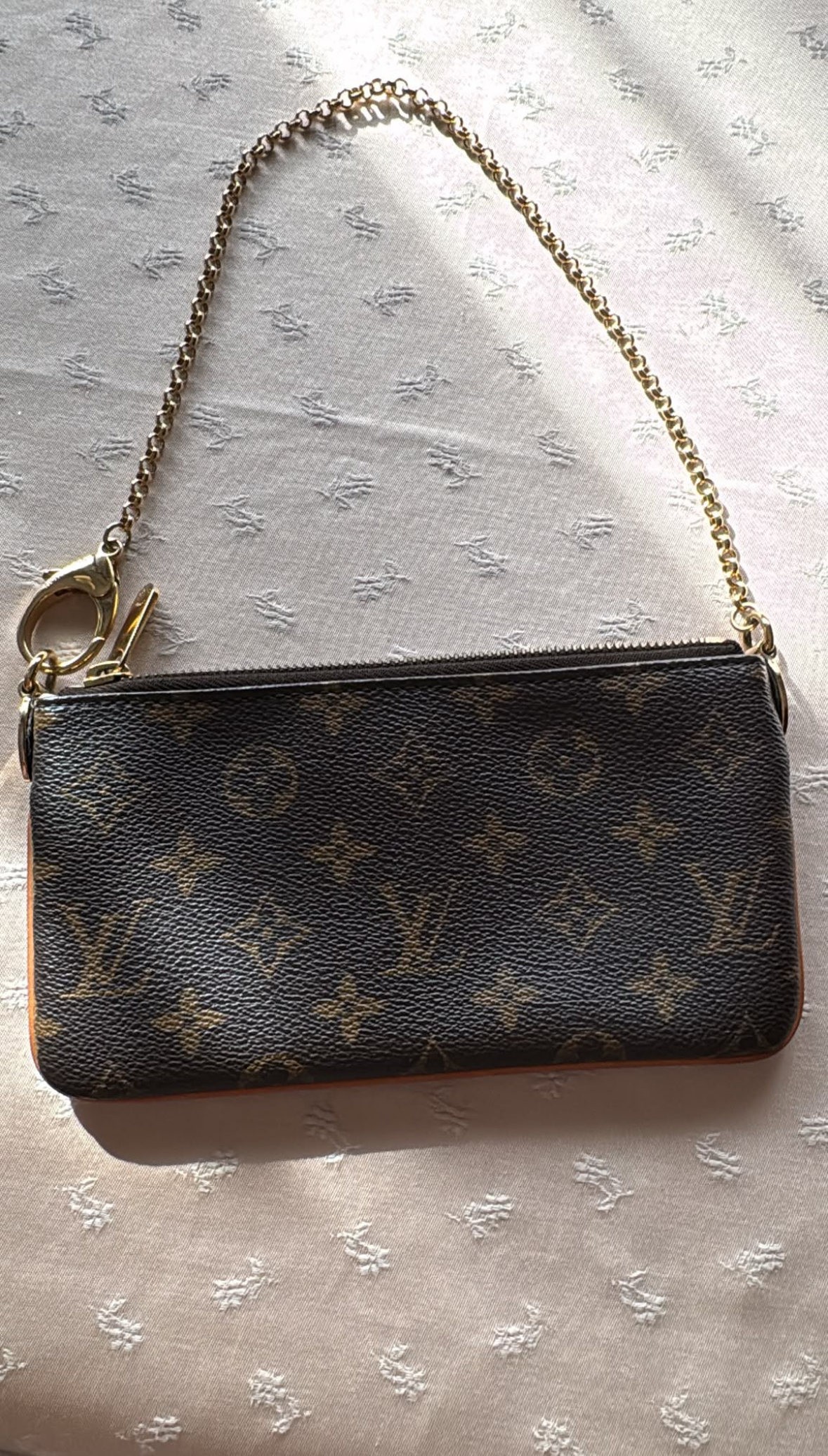 Preorder - LV Clutch MM